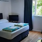 Sime 招待所 3*